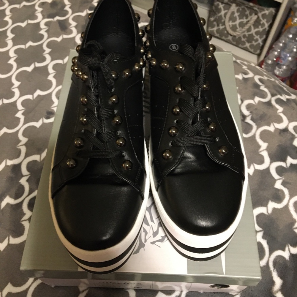 Weeboo shoes